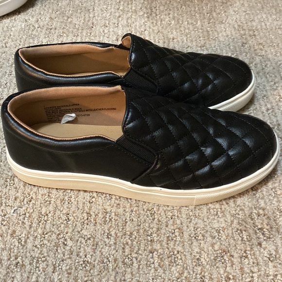 A new day Reese slip ons - Picture 3 of 5